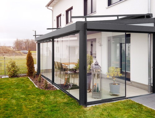 Sommergarten – Aufdachmarkise, Ganzglasschiebeanlagen und Raffstoranlagen rundum